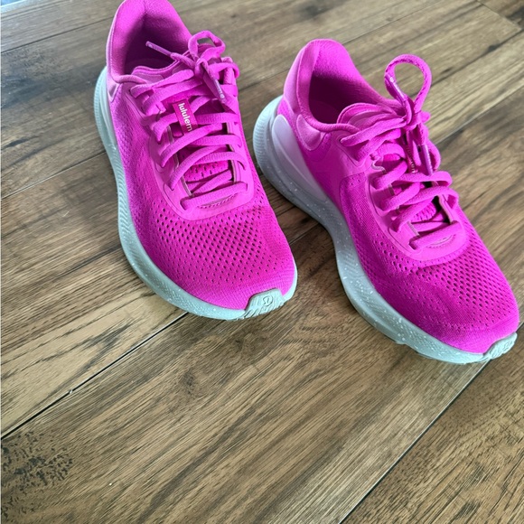 Lululemon beyondfeel running shoes in pow pink - Picture 2 of 5